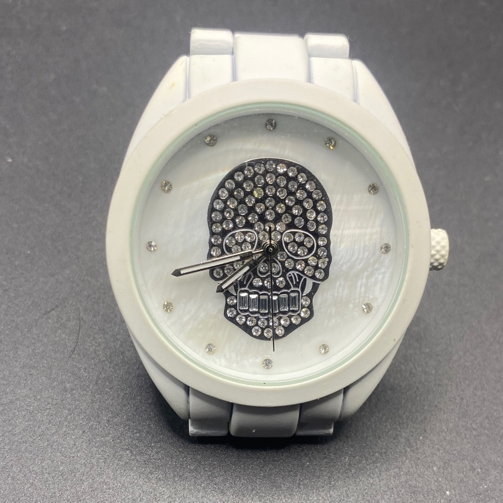 White Skull Design Women's Watch